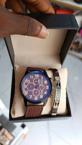 Montre élégante avec bracelet