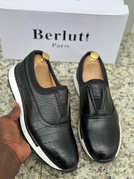 Chaussures Berluti Cuir Luxueux