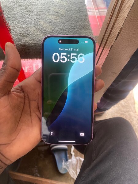 iPhone 16