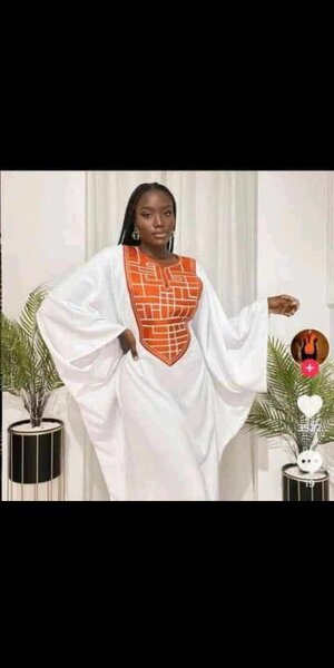 Robe brodée