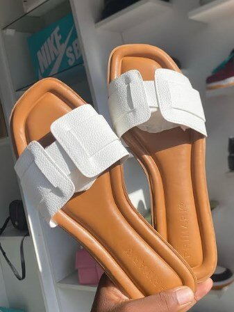 Slippers white
