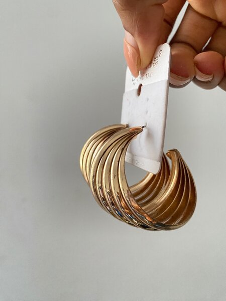 Statement earring