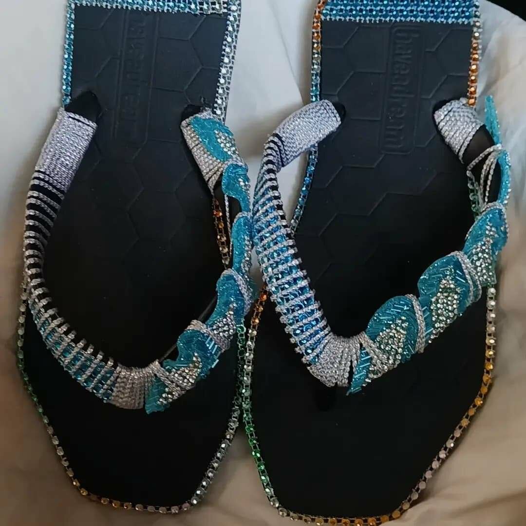 Weaving slippers