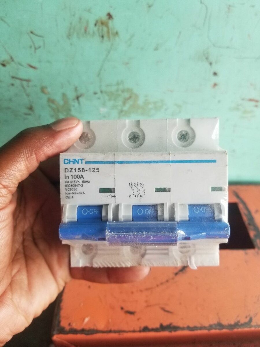 100amp breaker