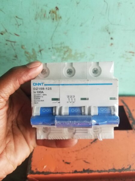 100amp breaker