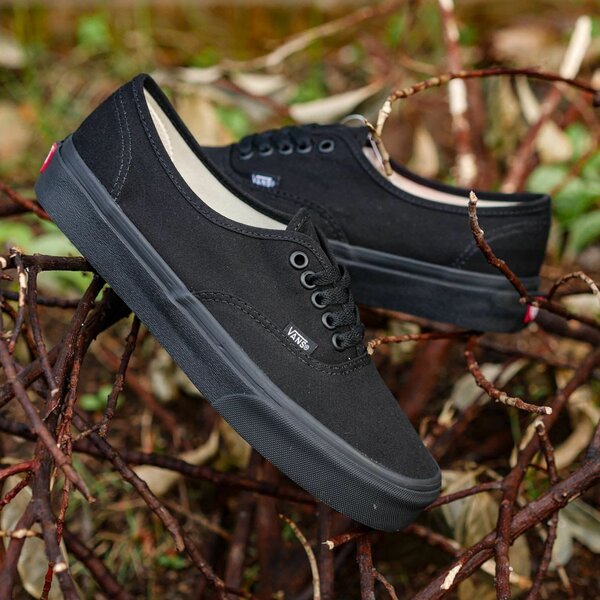 VANS.