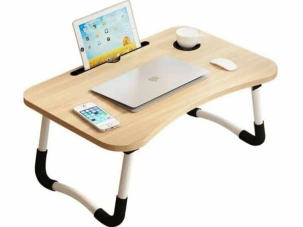 Petite table, tazer