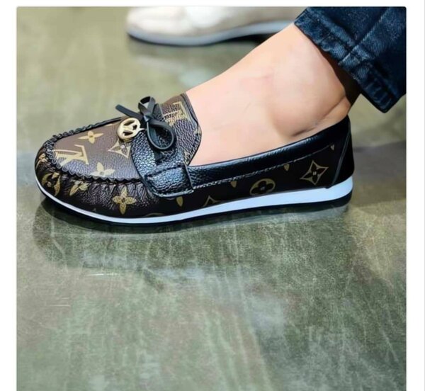 Chaussures de sport noires femme