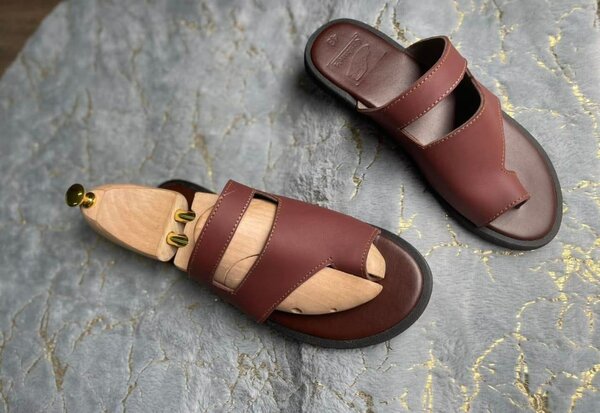 Sandales en cuir marron