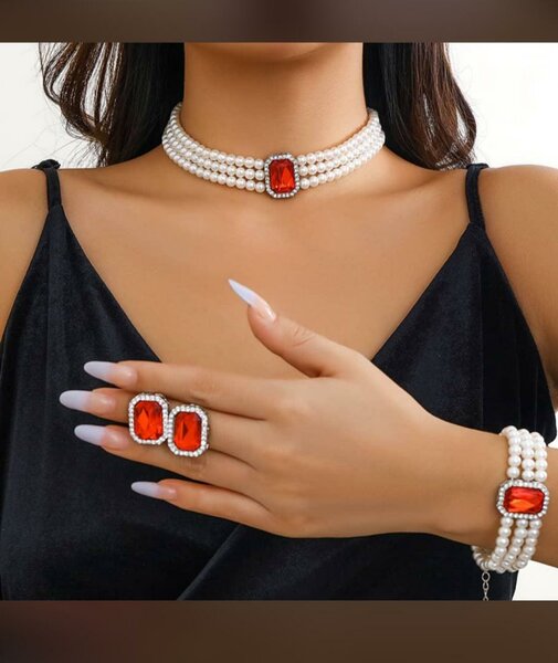 Ladies necklace set