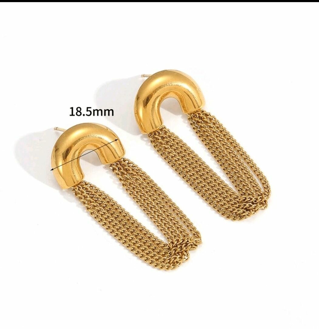 Boucles d'oreilles dorées élégantes