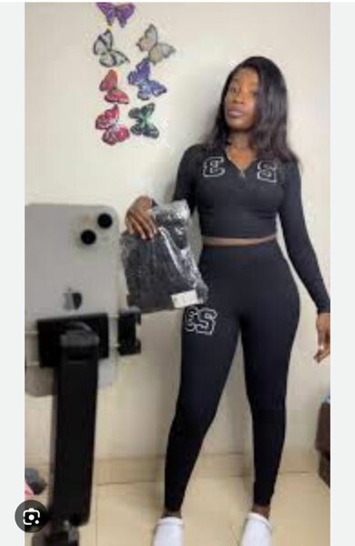 Ensemble de sport femme élégant