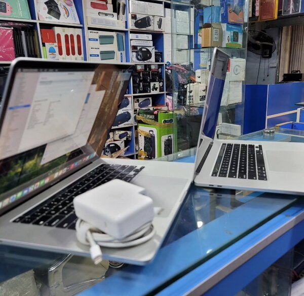 Macbook Pro Laptops
