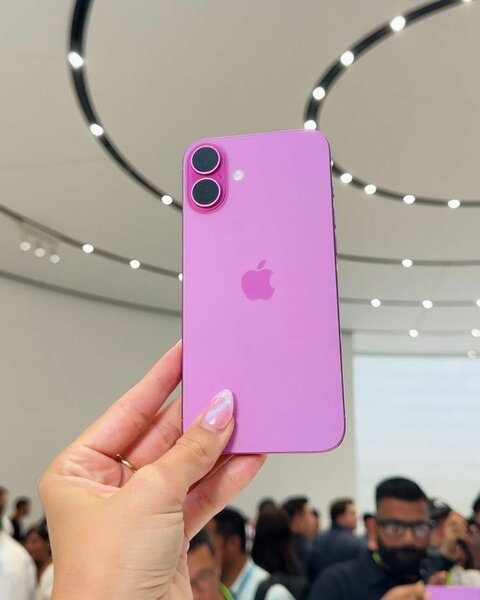 Apple iPhone 16
