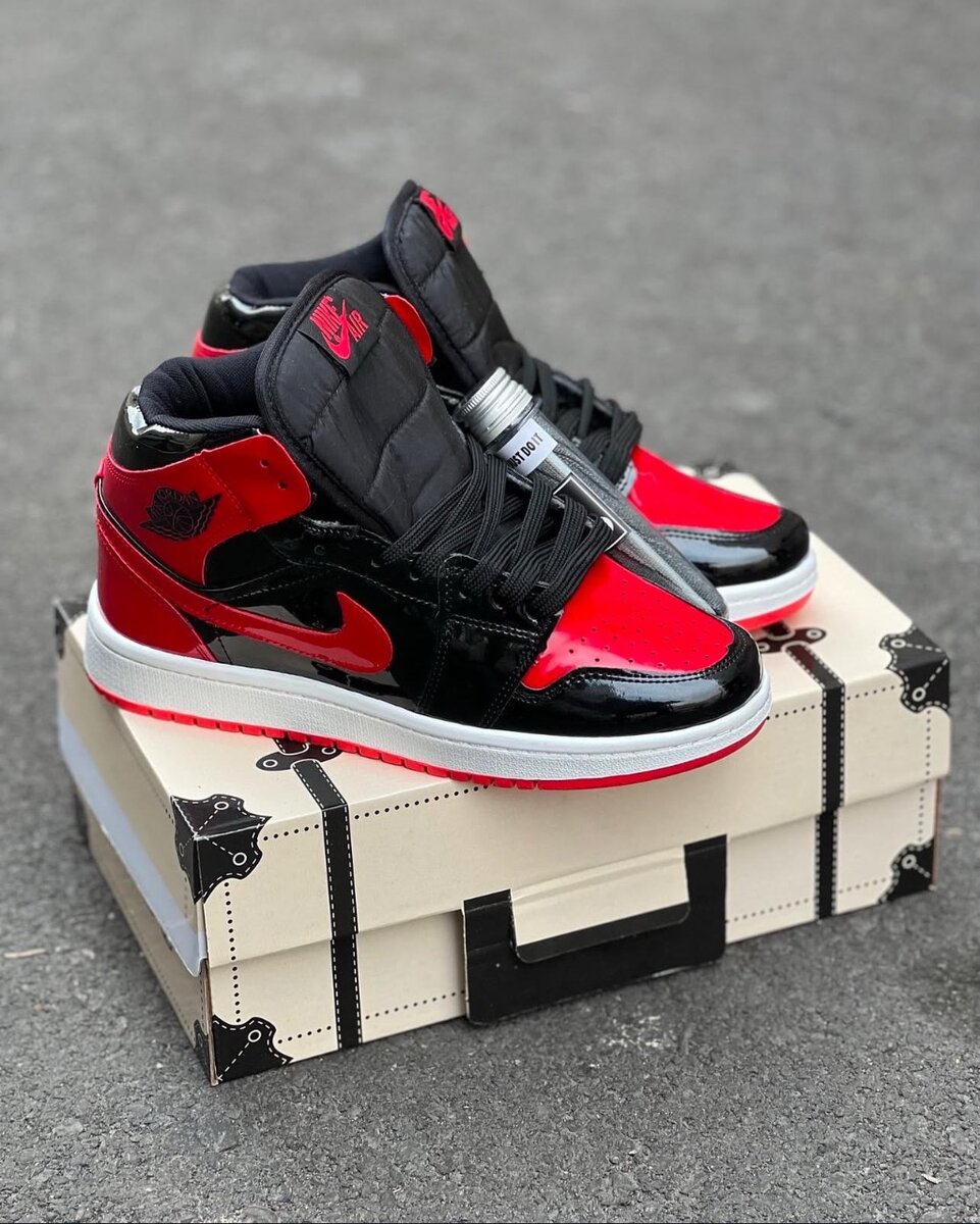 AIR JORDAN 1