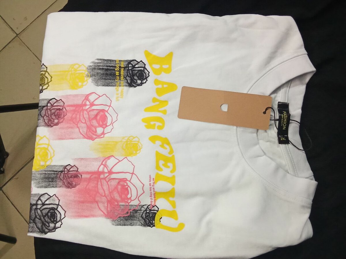 T-Shirt Blanche Graphique Tendance