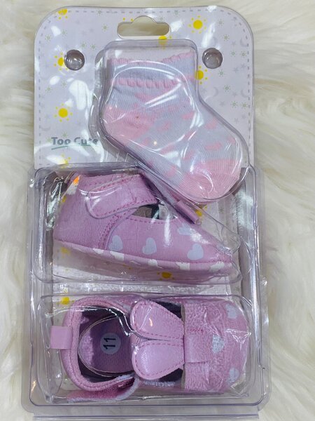 Shoe with socks