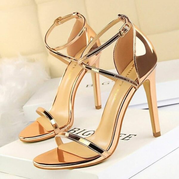 Ladies heel