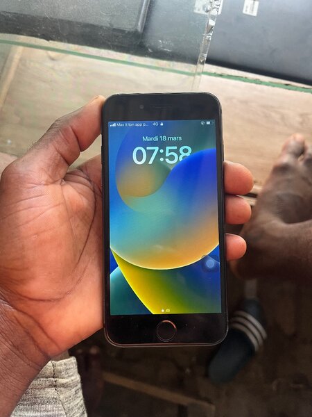 iPhone 8