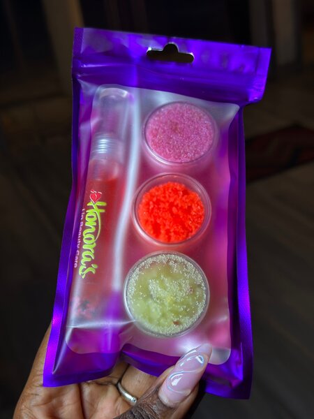 Lip brush