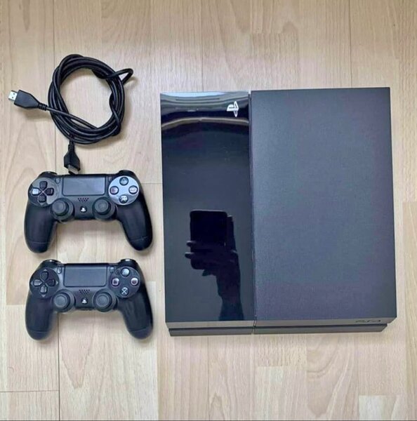 PS4 FAT +13JEUX +2Manettes