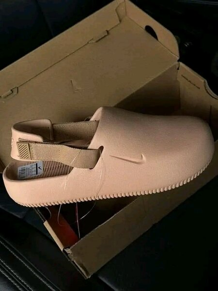 Nike Calm