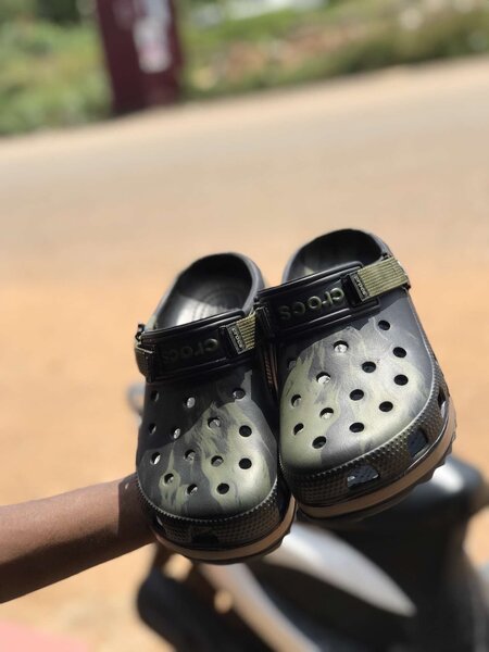 Cross slippers