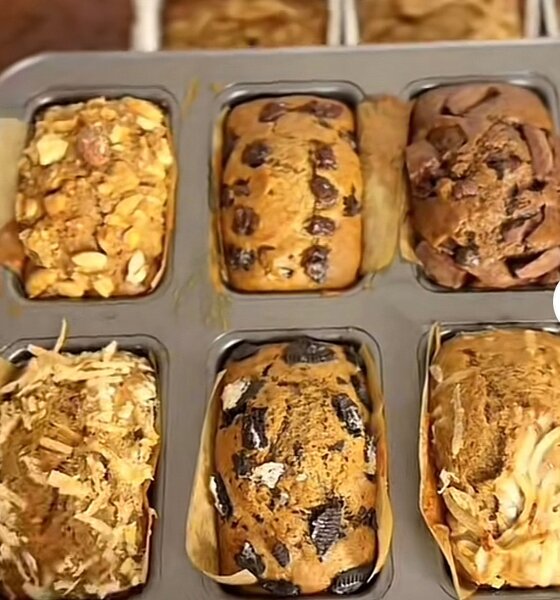 Banana bread loaves