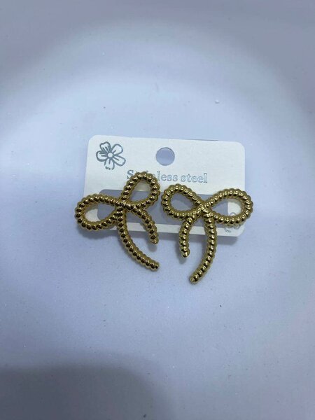 Bow earring