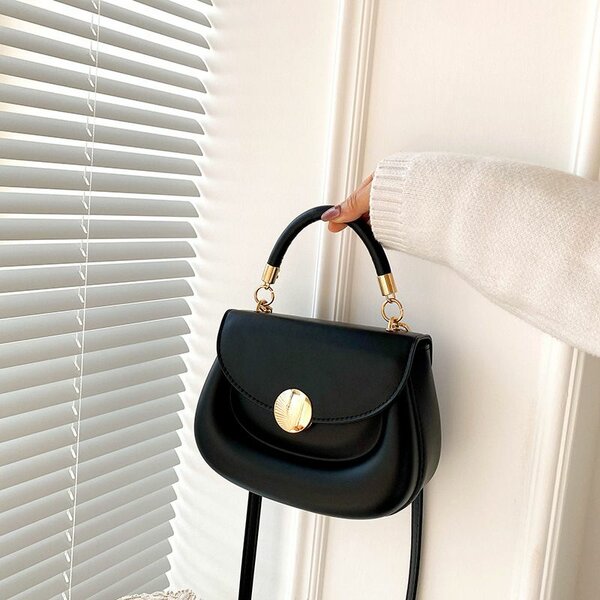 CLASSIC HAND BAG