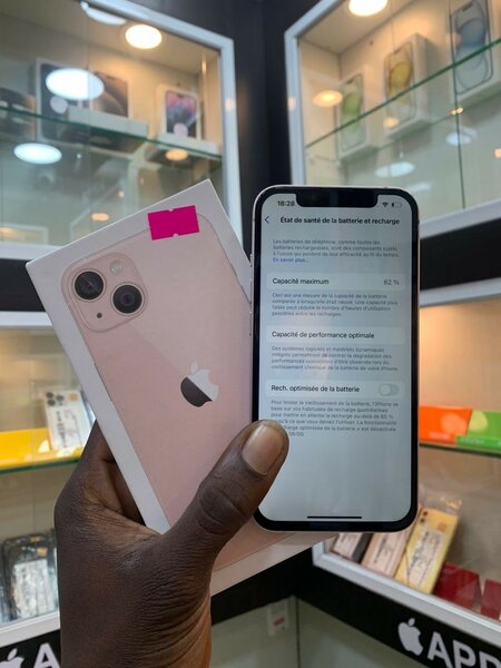 iPhone 13 128 Go second main propre