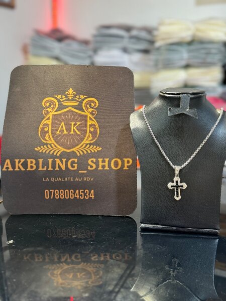 Chaîne croix bling