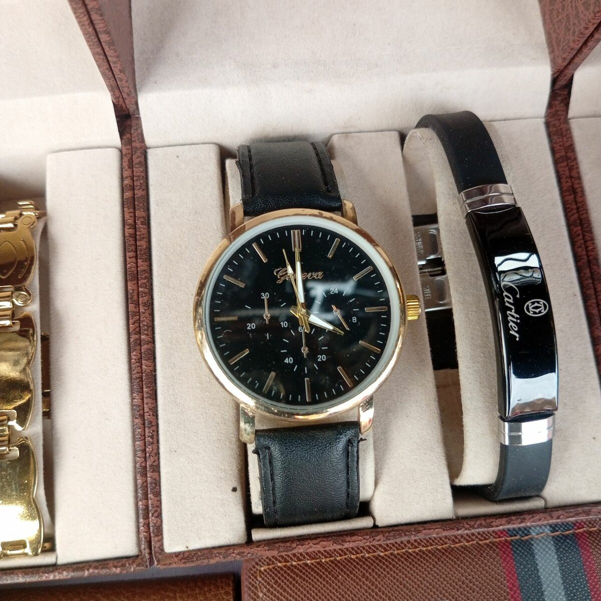 Montre en cuir élégante