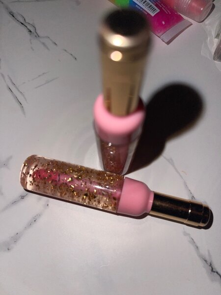 Lip gloss