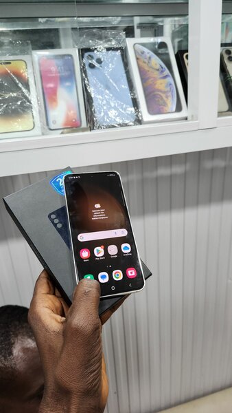 Samsung S23
