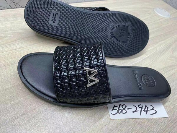CHAUSSURES EN CUIR