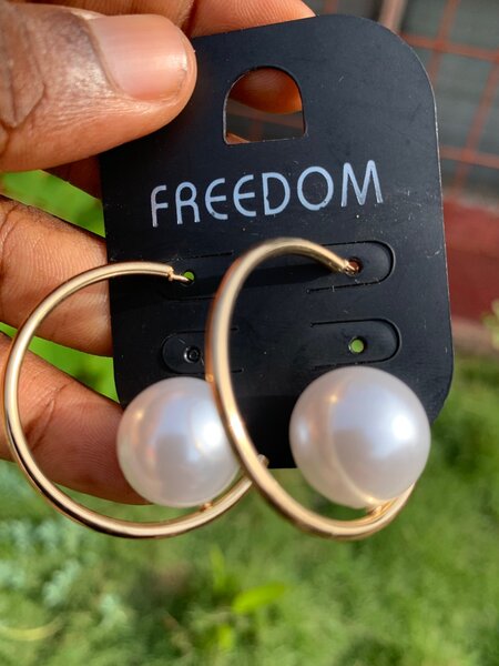 Pearl Loop earring