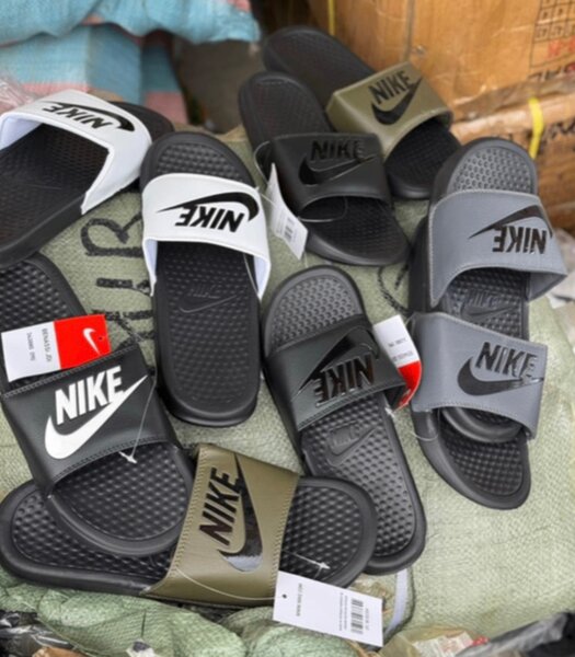 Claquette Nike