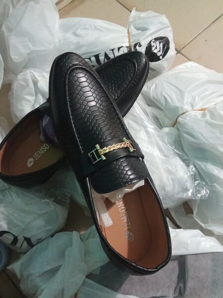 PAIRES DE SOULIER HOMME
