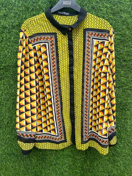 vintage top..size 14 and 16. Available