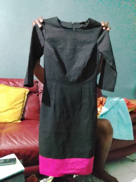 Robe élégante noire et bleue
