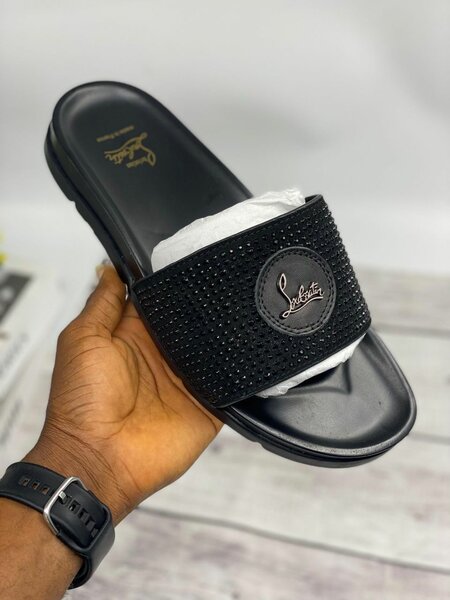 MEN SLIPPERS