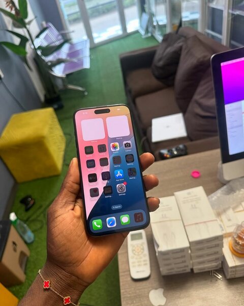 IPHONE 15PRO MAX 256GB [esim]
