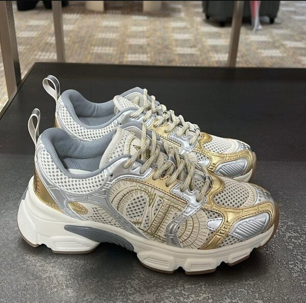 CD DIOR SNEAKER