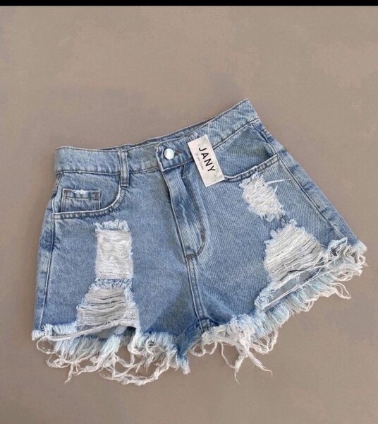 Shorts en jean déchirés