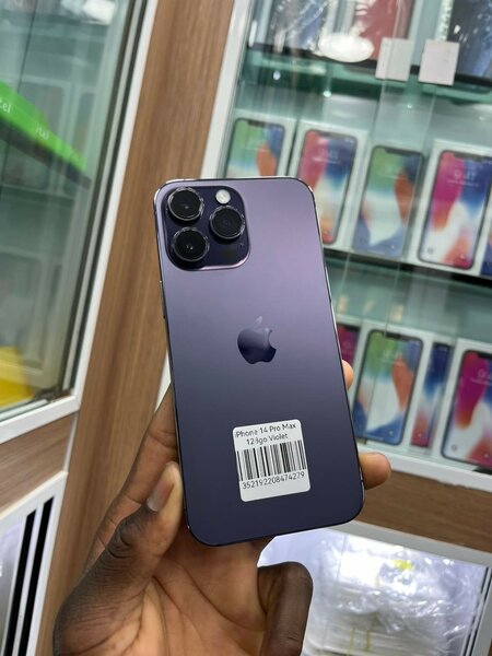 iPhone 14 pro Max quasif neuf