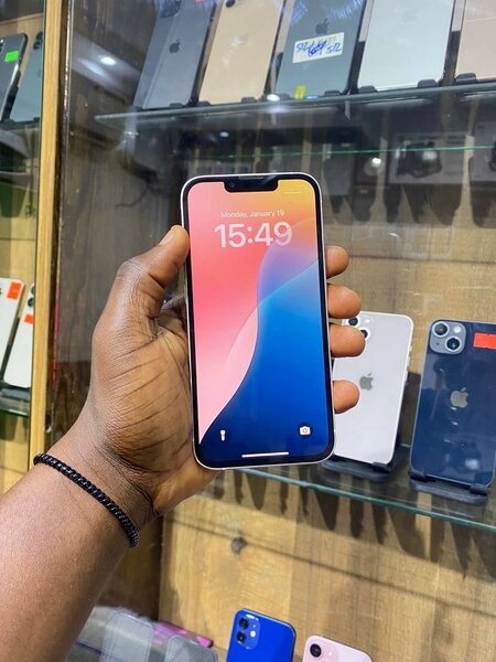 iPhone 13