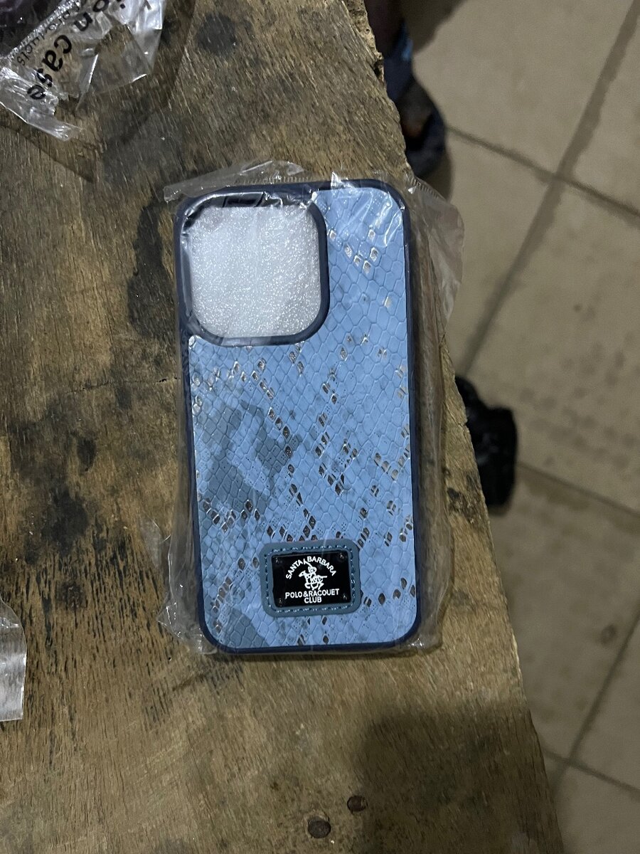 Coque iPhone 13