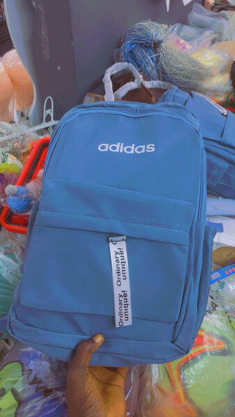 Sac à dos tendance Adidas et Nike