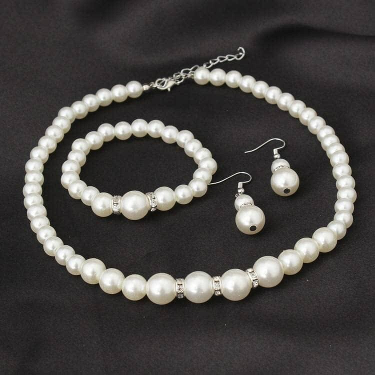 Bracelet, earrings and necklace